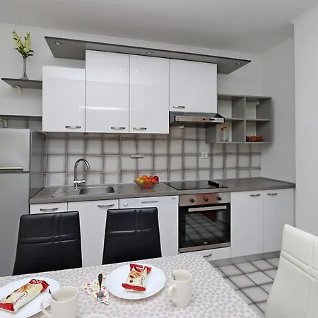 Appartamento With Parking Space Palit, Rab - 24073 Rab Town