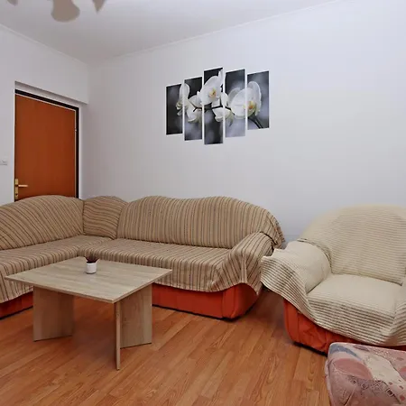 Appartamento With Parking Space Palit, Rab - 24073
