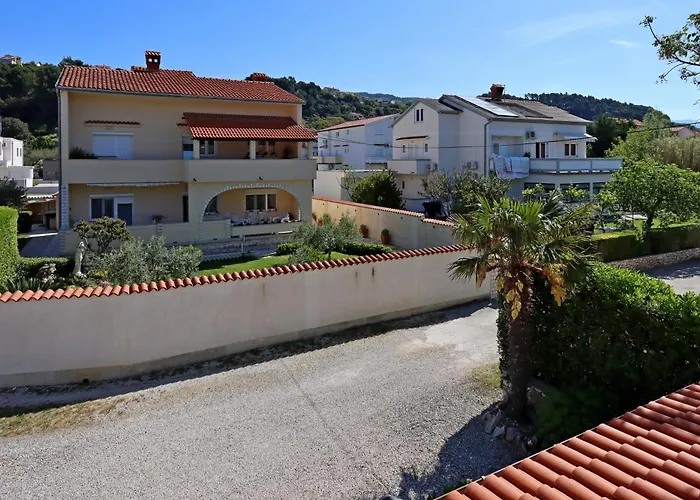 Apartament With Parking Space Palit, Rab - 24073 Rab Town