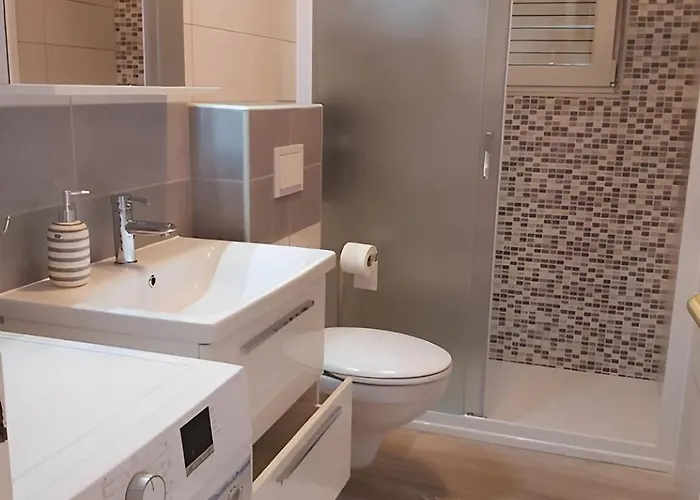 Apartament With Parking Space Palit, Rab - 24073 Rab Town