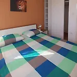 With Parking Space Palit, Rab - 24073 Appartamento Rab Town