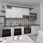 Appartamento With Parking Space Palit, Rab - 24073 Rab Town