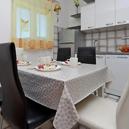 Apartmán With Parking Space Palit, Rab - 24073 Rab Town